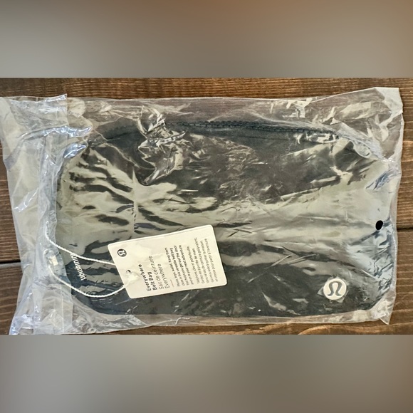 lululemon athletica Black n silver Cross body belt bag - Picture 4 of 5